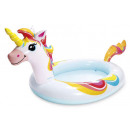 piscina con fuente de unicornio