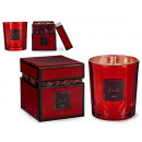 candela rubrum con scatola di bacche rosse