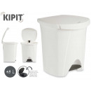 plastic wastebasket with pedal and fastening 4